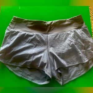 Lululemon Speed up mid rise lined short